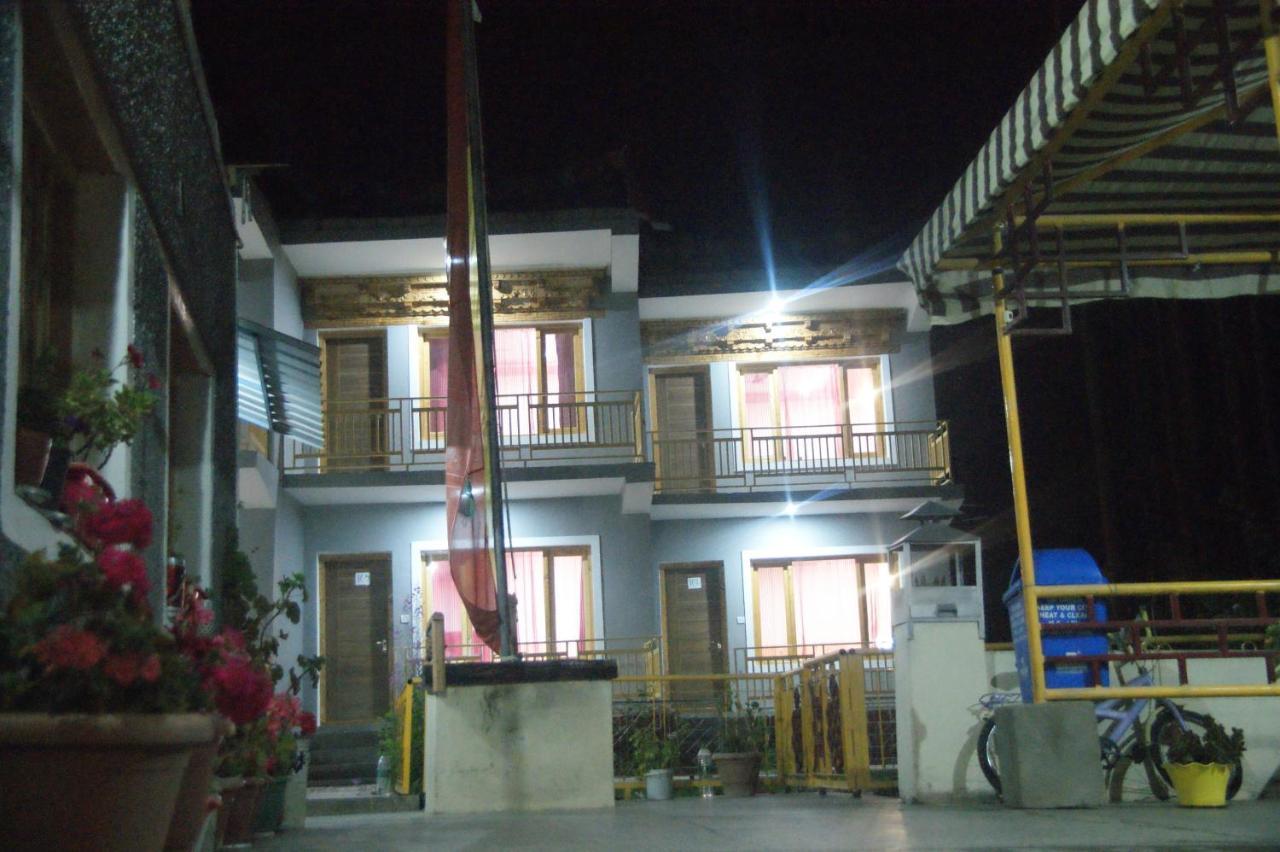 Chandan Guest House Leh Esterno foto