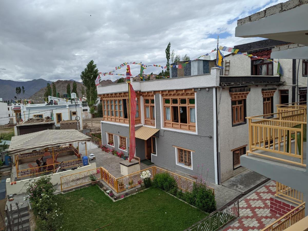 Chandan Guest House Leh Esterno foto